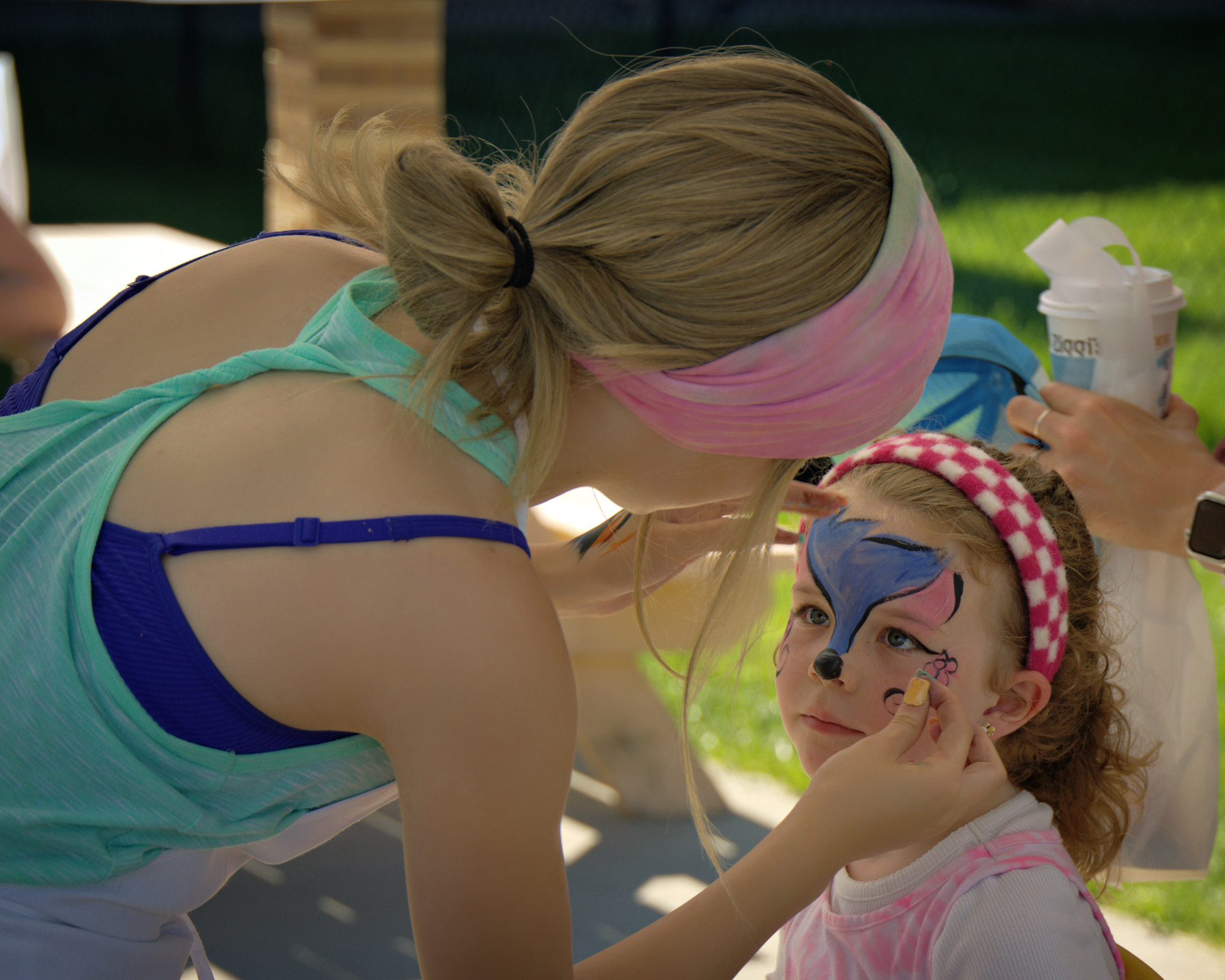 Face painting at the car show